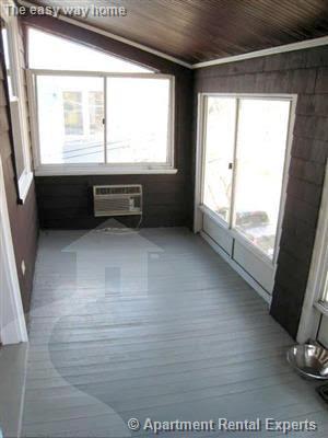 35 Irvington Rd, Tufts