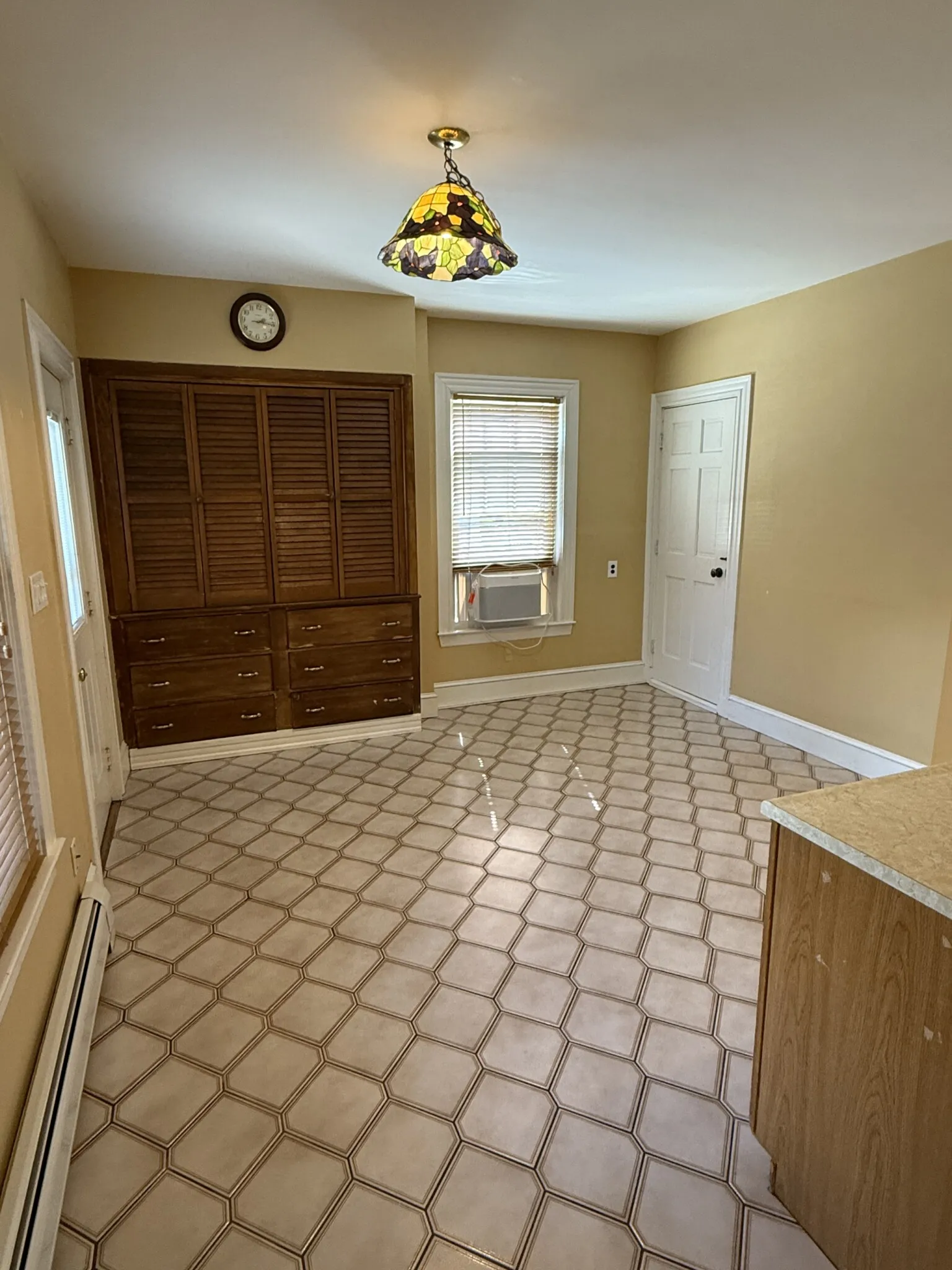 27 Holton St, West Somerville