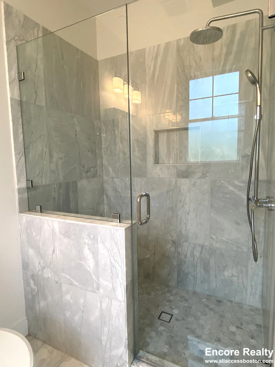 32 Cummins Highway, Roslindale