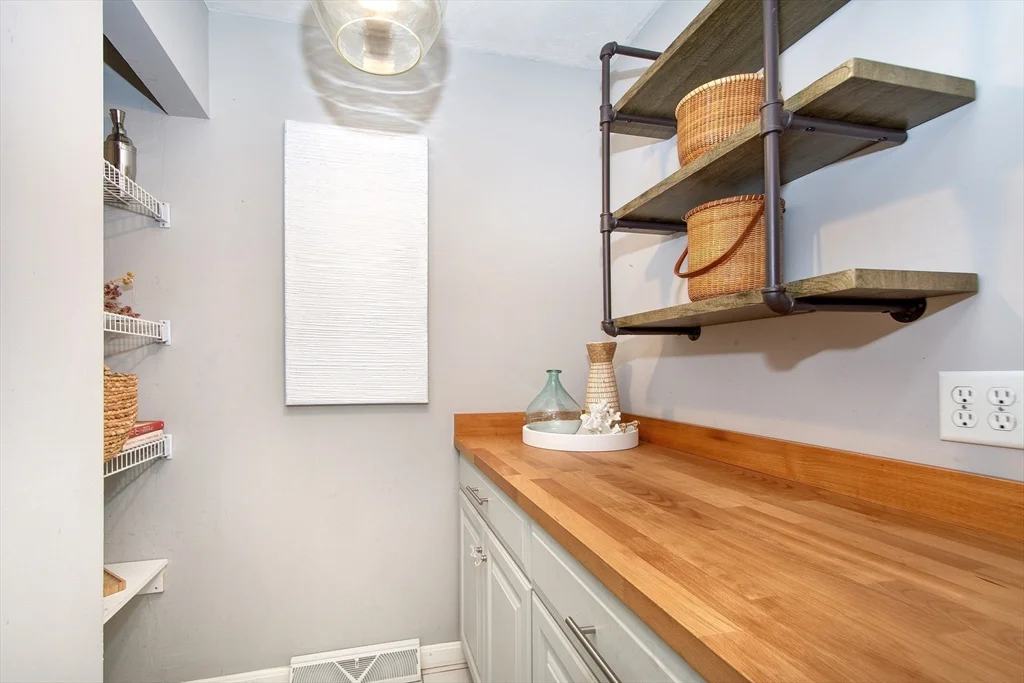 40 Driftway, Third Cliff