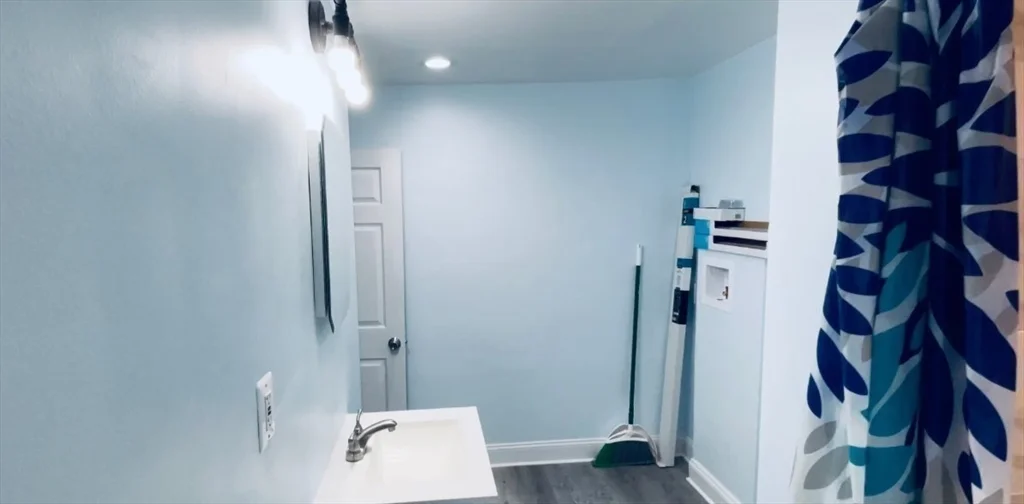 23 Everett Ave, Webster