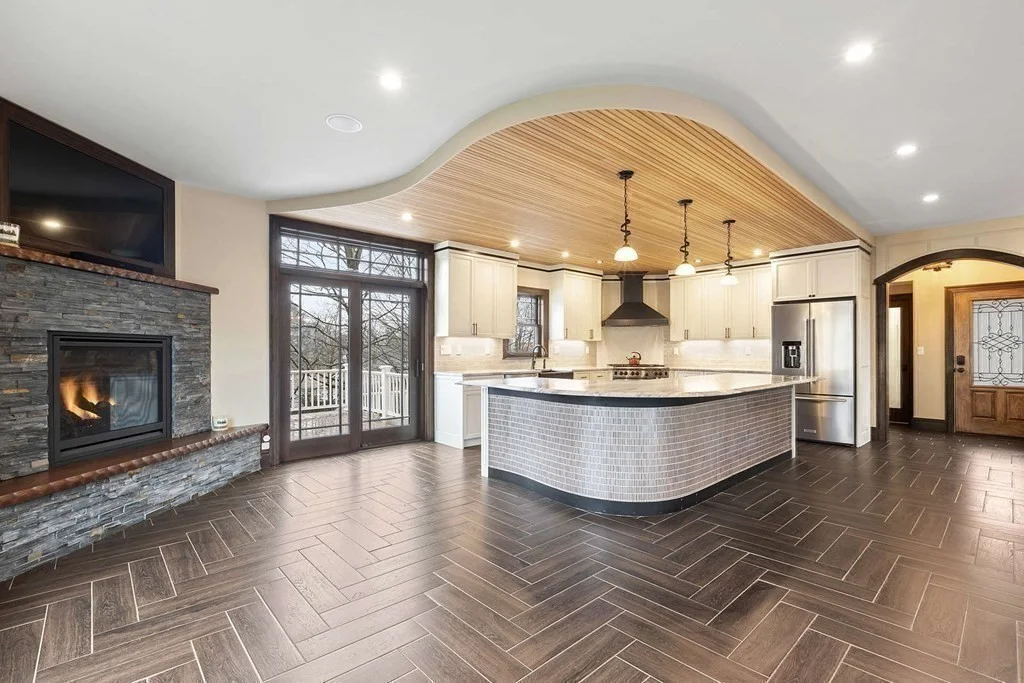 24 Elm, Dedham