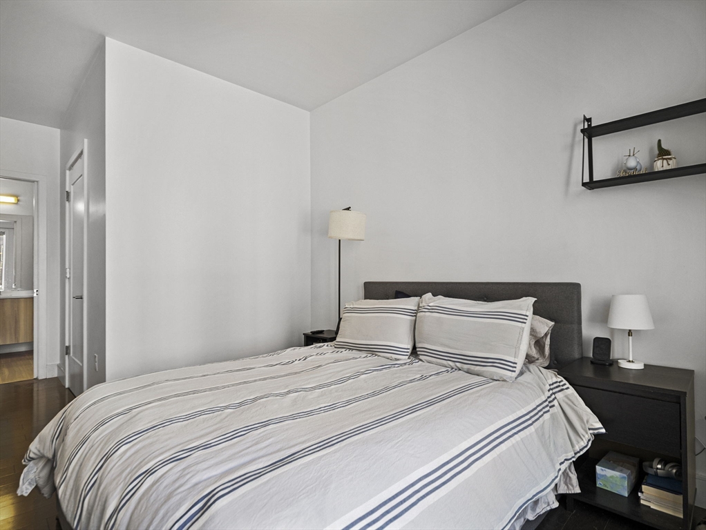 2 West 6th St, South Boston