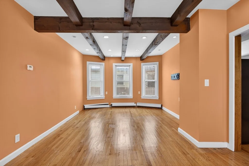 49 Springvale Ave, Lynn