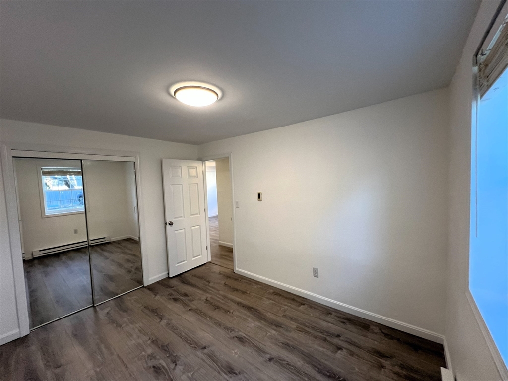 2 Colonial Village Dr, Arlington Heights