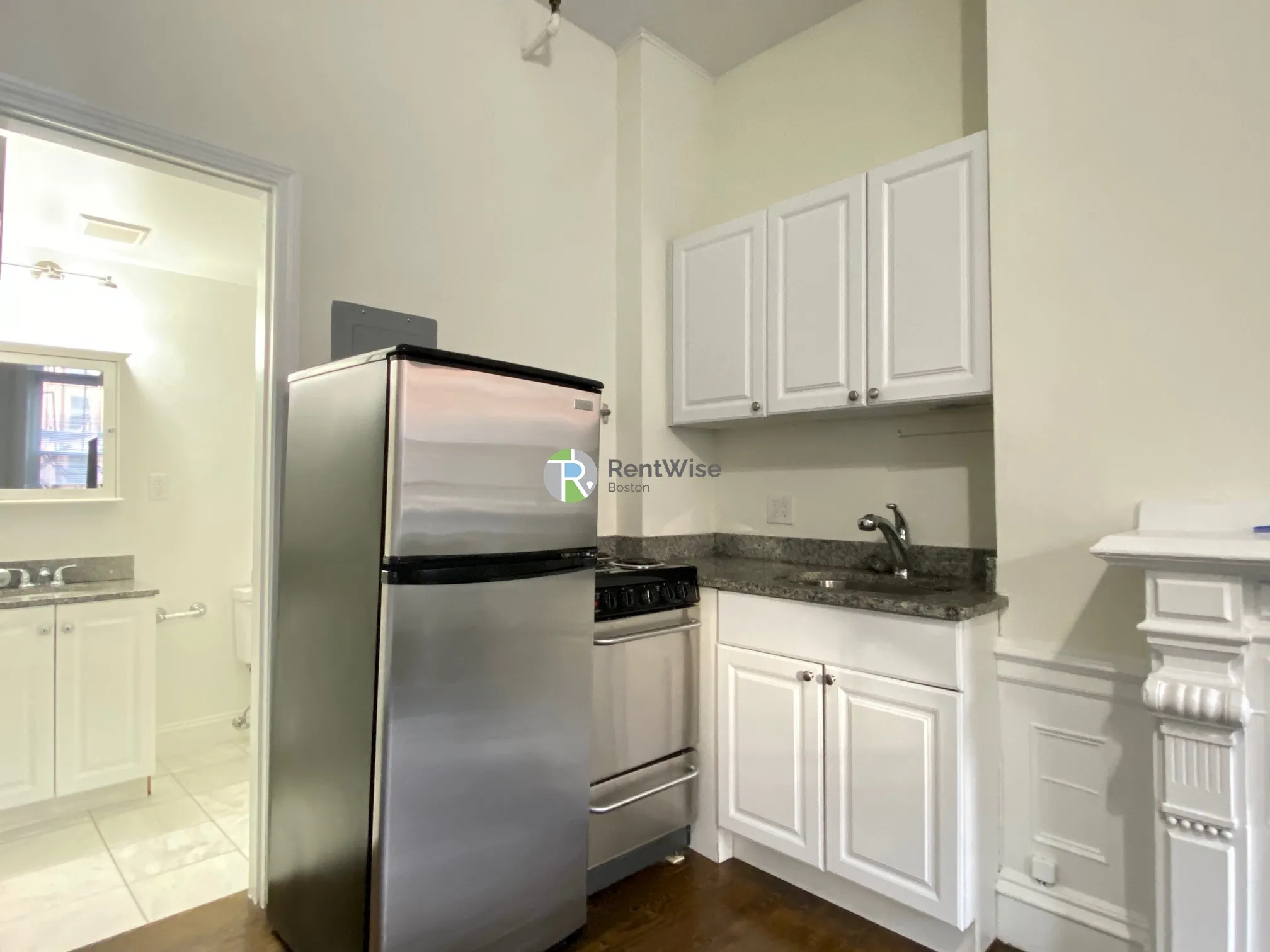 92 Charles St, Beacon Hill