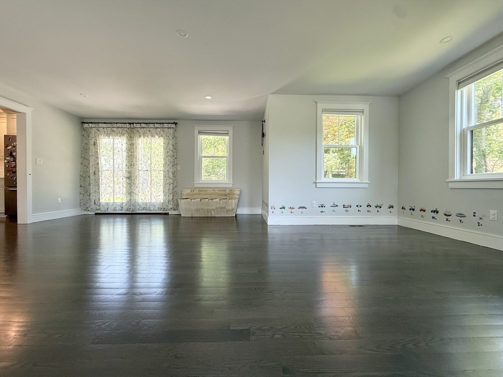 8 Briggs Rd, Lexington