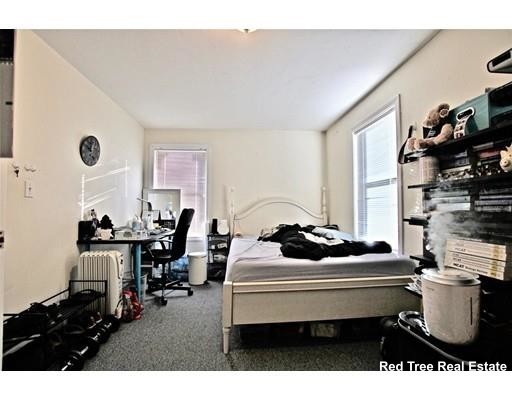 24 Lawn St, Mission Hill