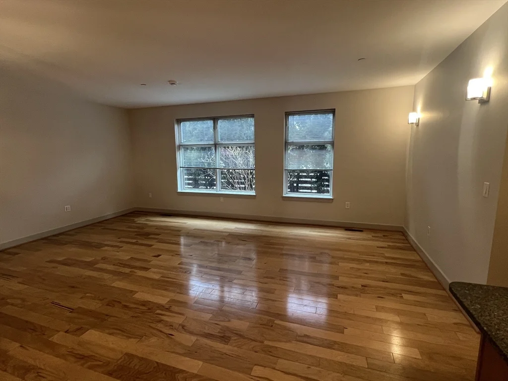 150 Adams St, Newton