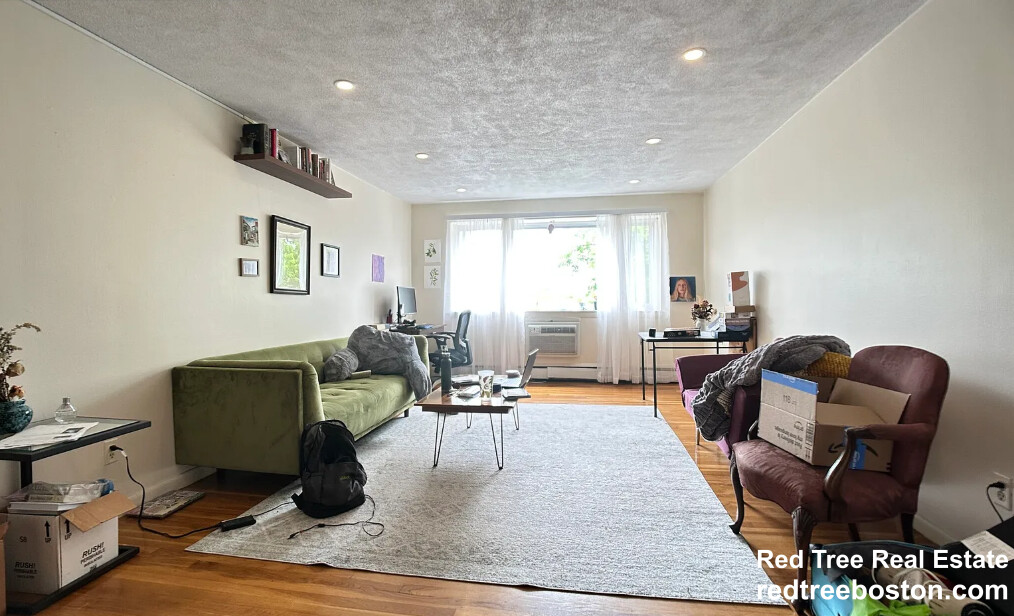 20 Radcliffe Rd, Allston