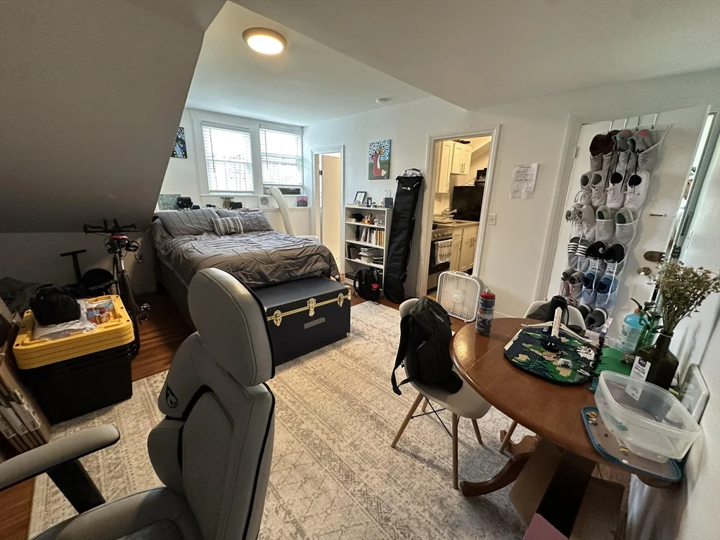 107 Charles St, Beacon Hill