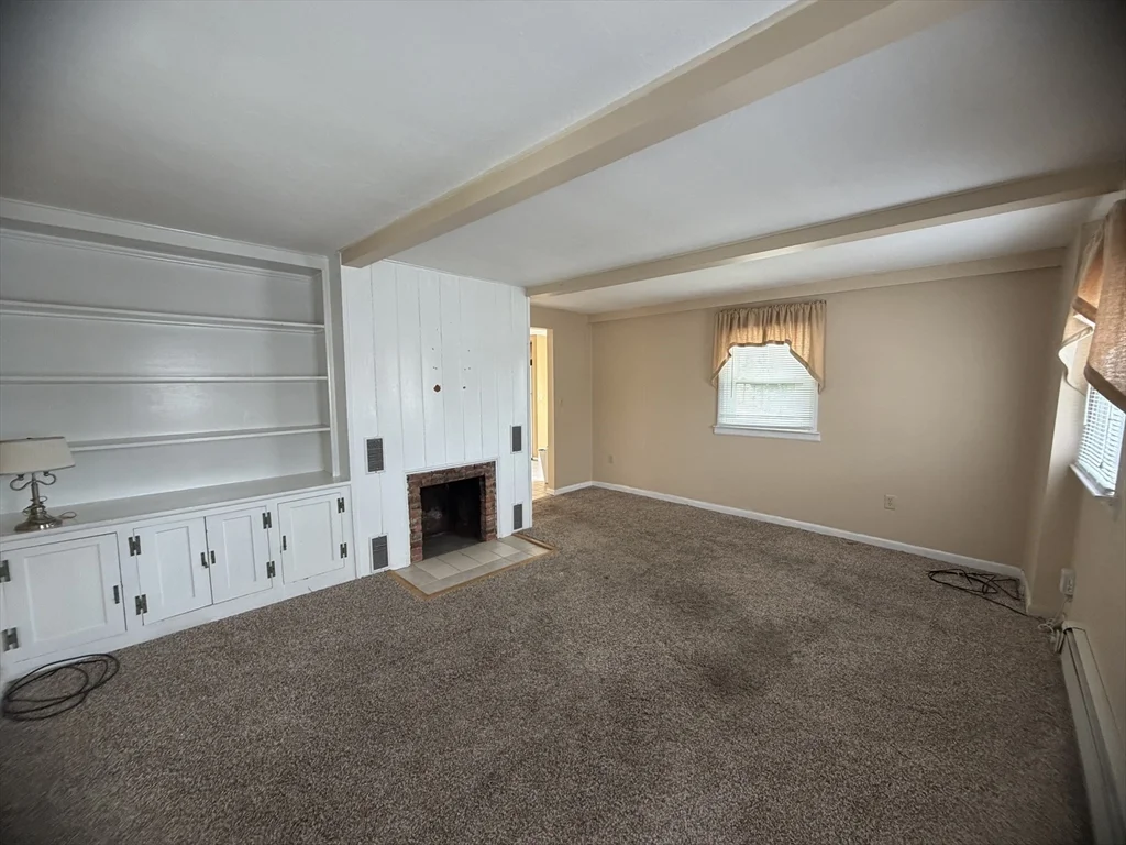 79 N Main St, North Bellingham