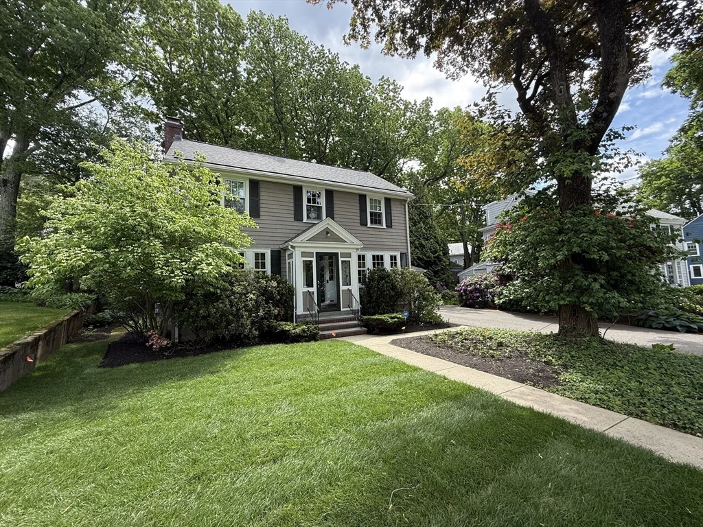 24 Beverly Rd, Newton Highlands