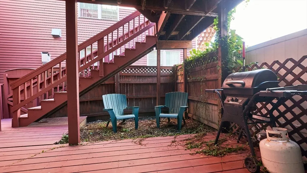 2 Bay State Pl, South Boston