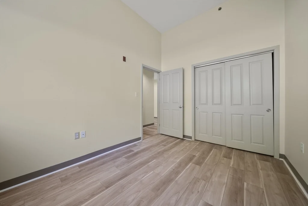 24 Cobblestone Ln, West Gloucester