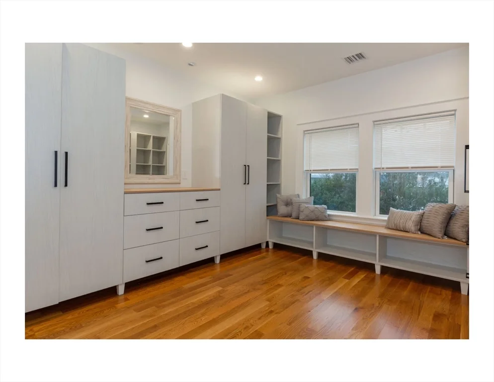 153 Bayside Rd, Quincy