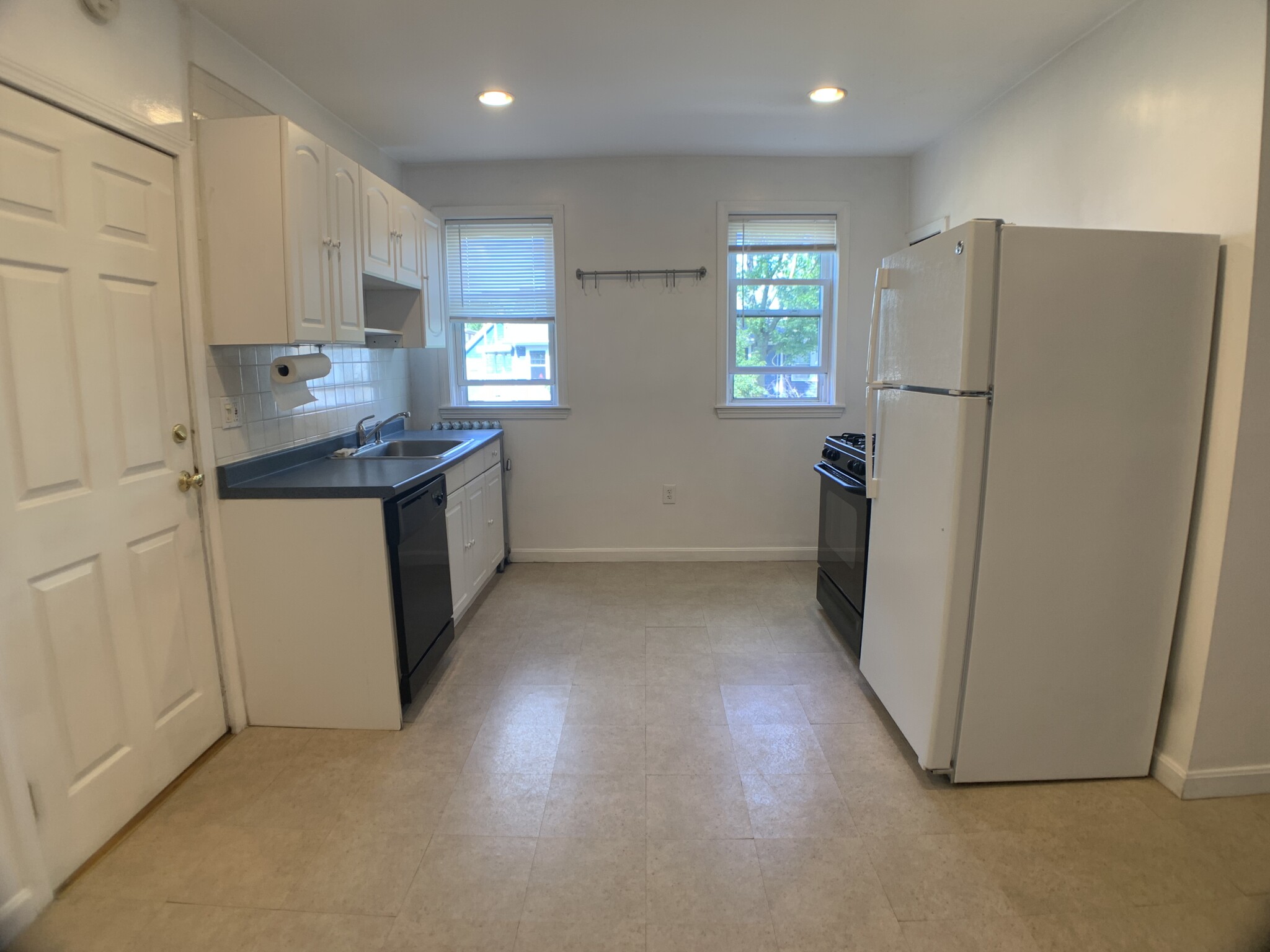 16 Montgomery St, North Cambridge