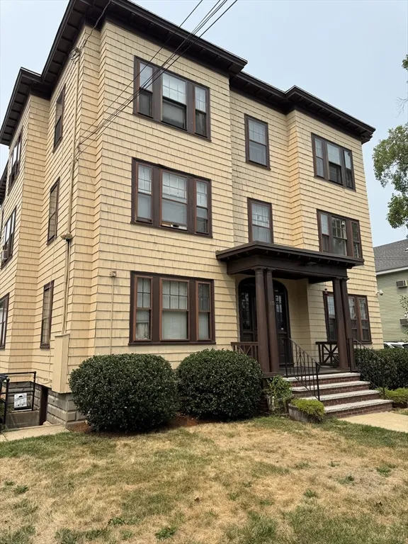 106 Kenoza Ave, Winnekenni Park