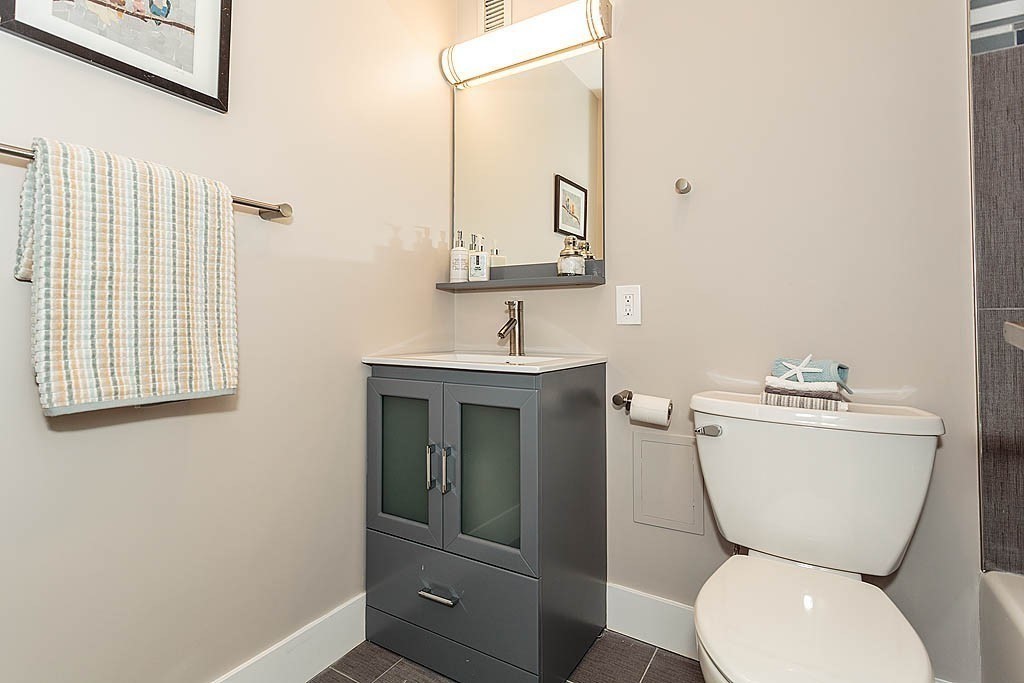 42 8th St, Charlestown