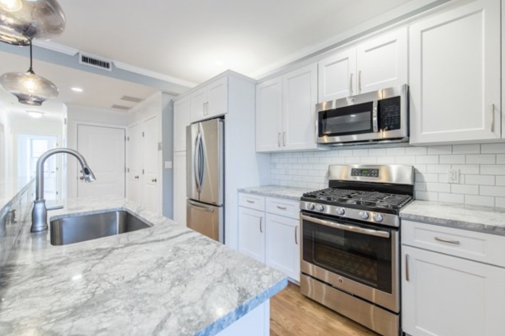 242 W 5th St, South Boston