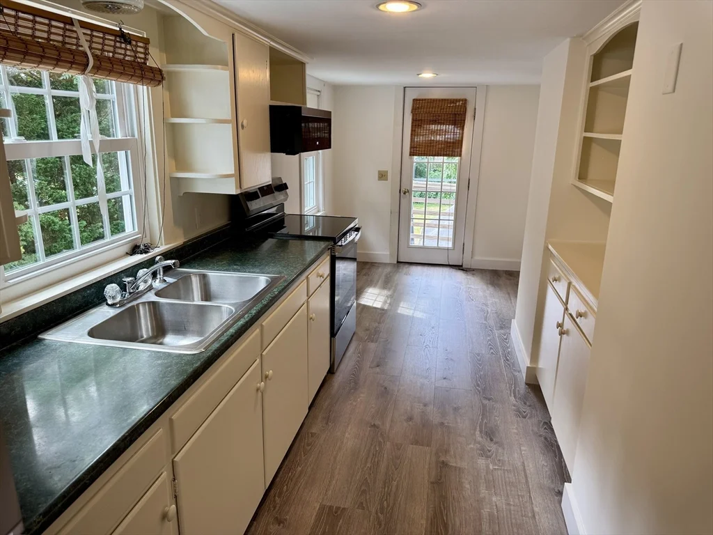 198 Main St, Sandwich (village)