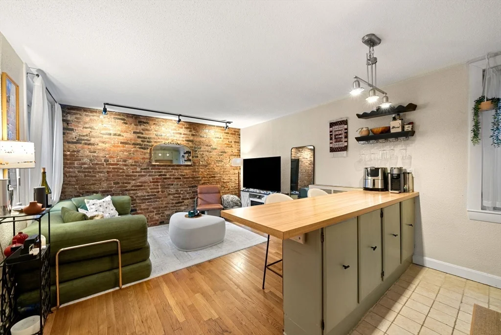 10 Henchman St, North End