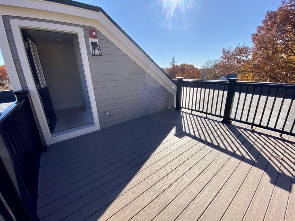 8 Maplewood St, West Roxbury