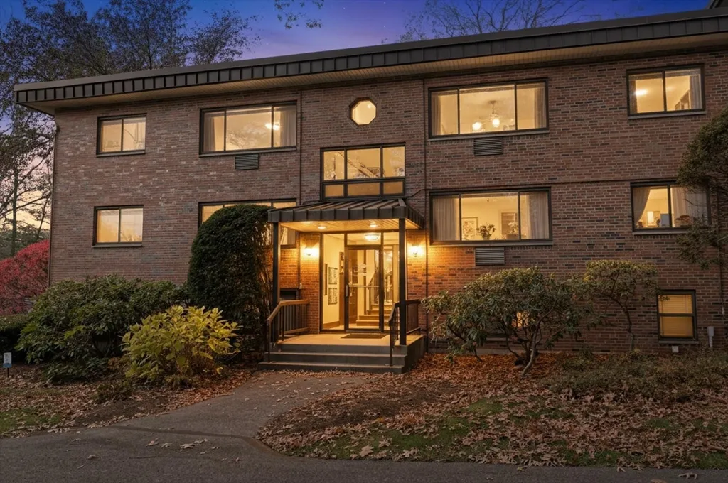 1325 Worcester Rd, Framingham