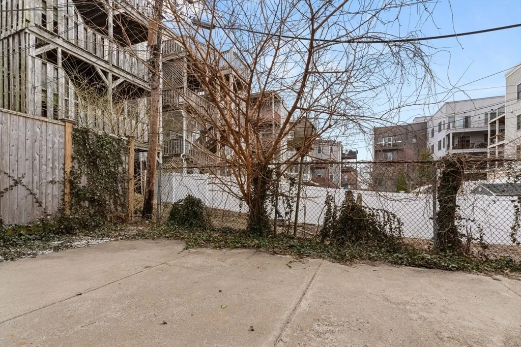 17 M St, South Boston