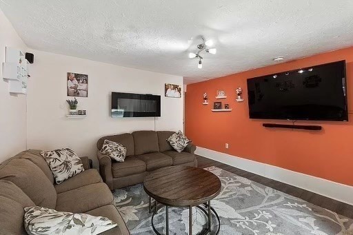 18 Cambridge St, Ayer