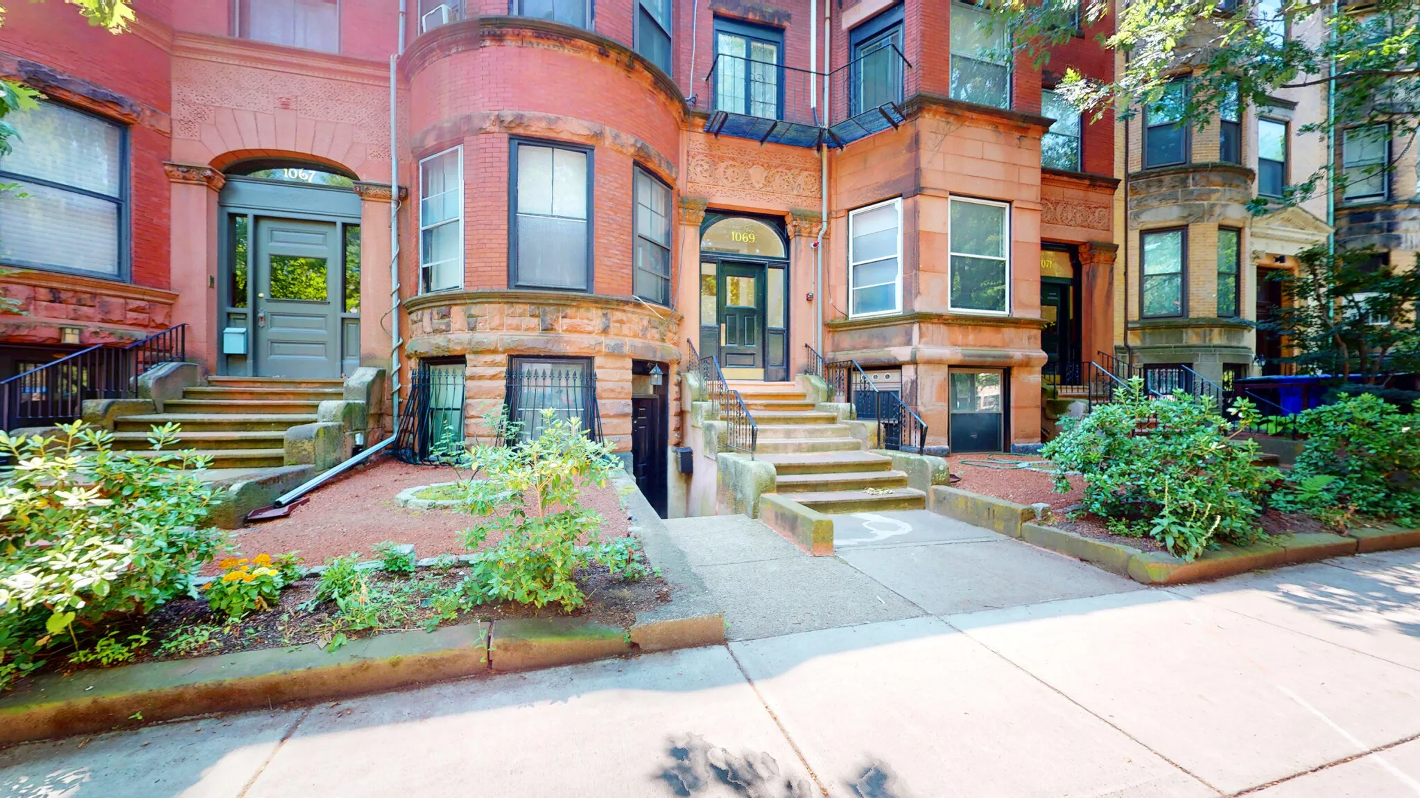 1069 Beacon St, Longwood