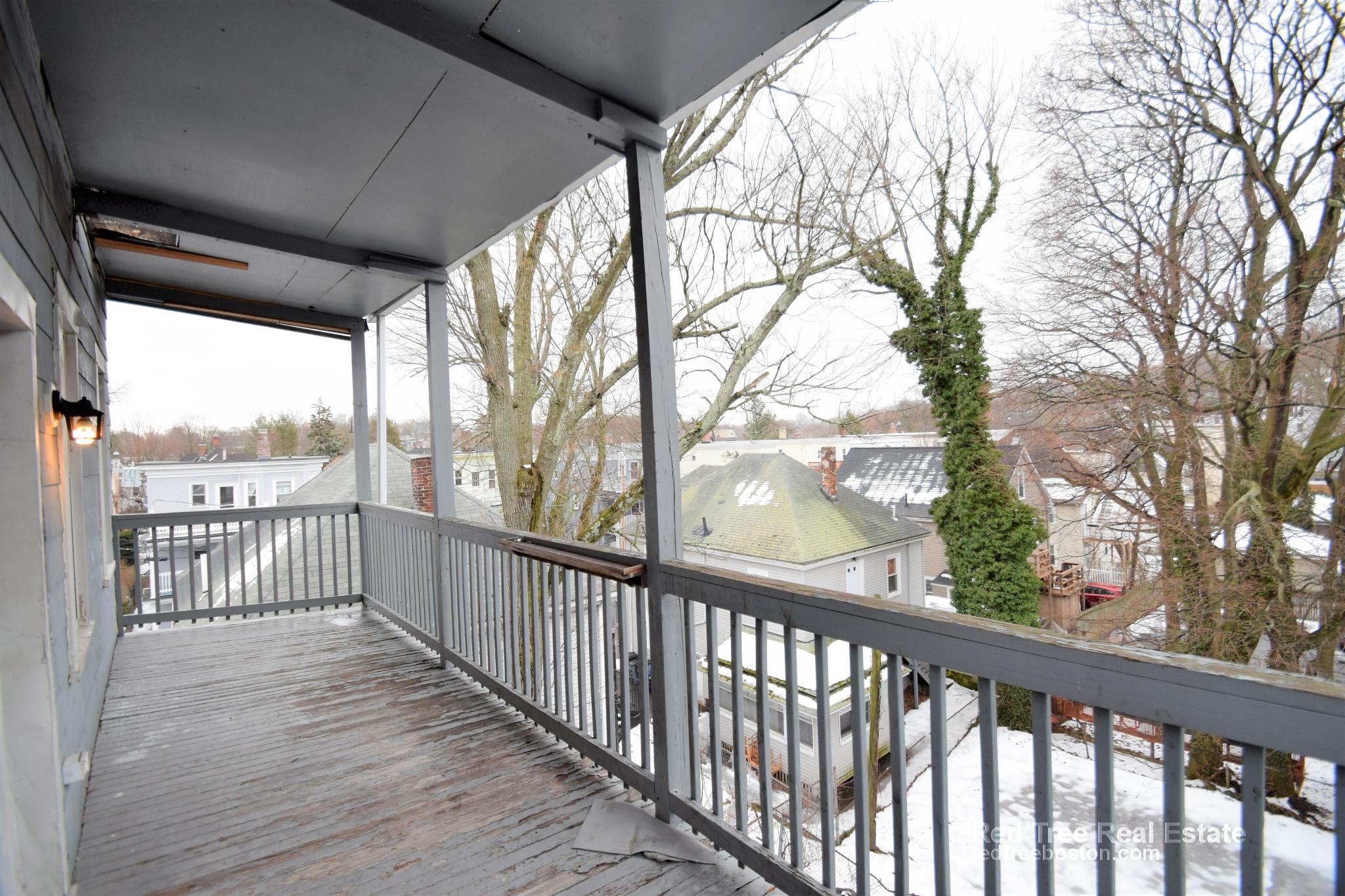 346 Faneuil St, Oak Square