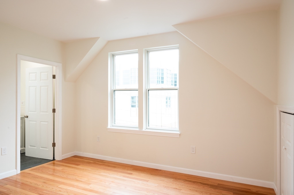 171 Everett St, Allston