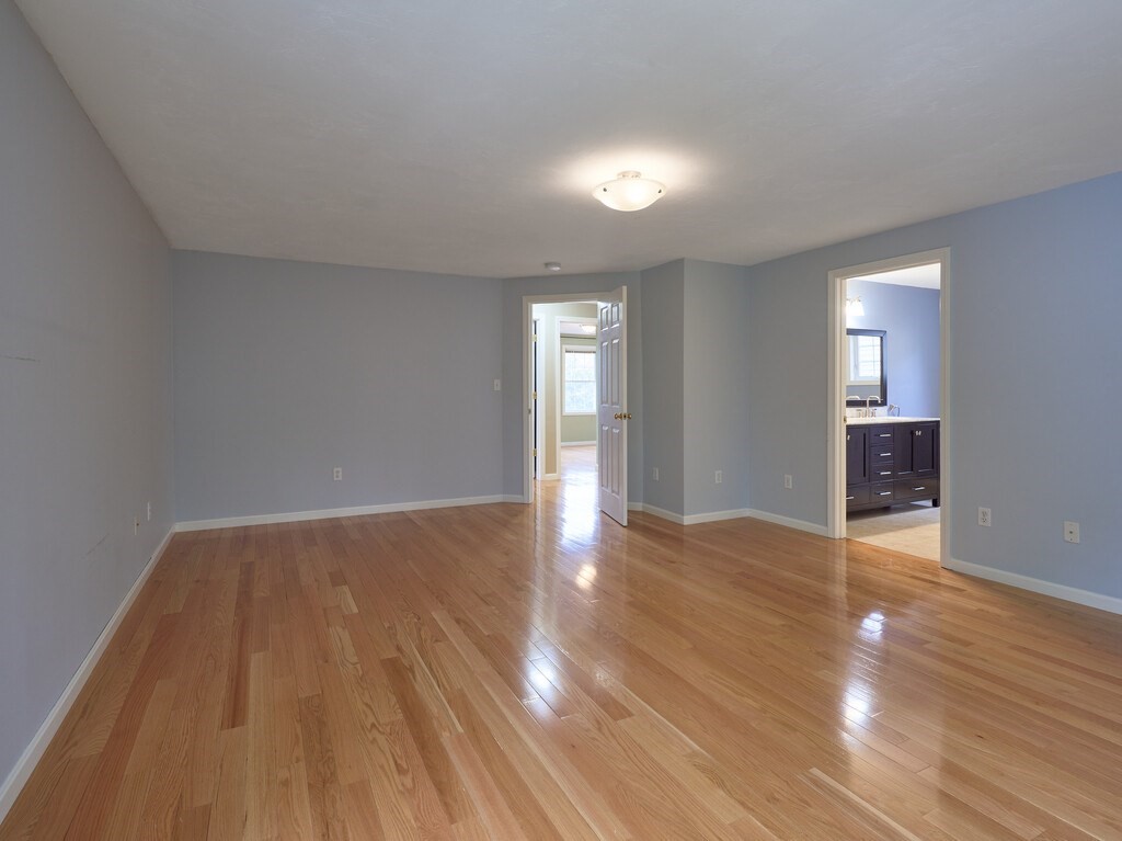 9 Angela Rose Ln, Worcester