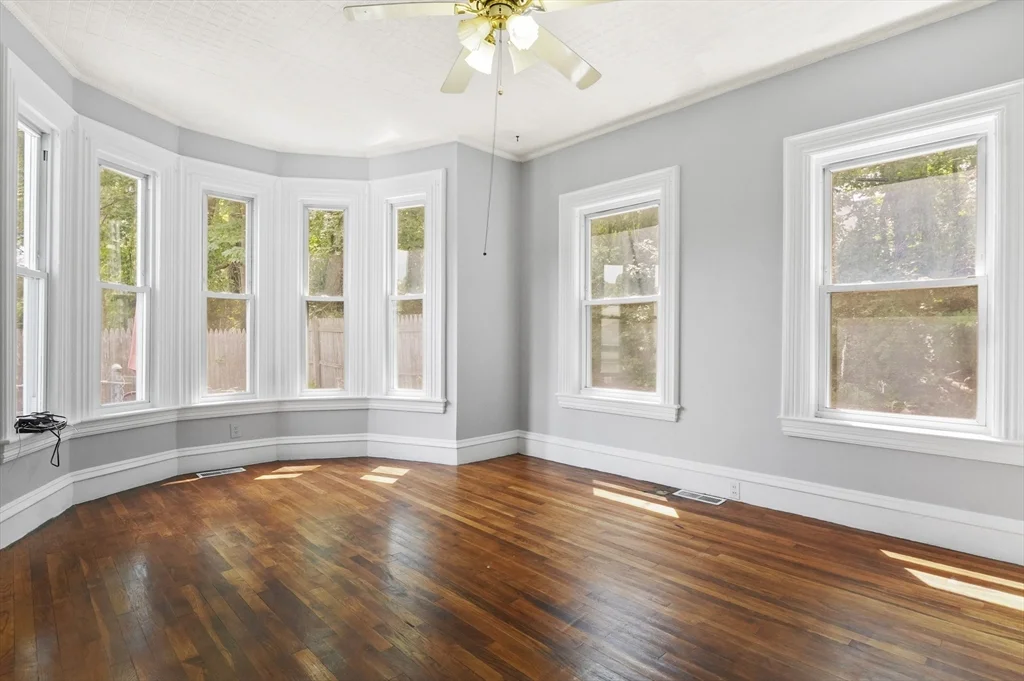 132 Bartlett, Lowell