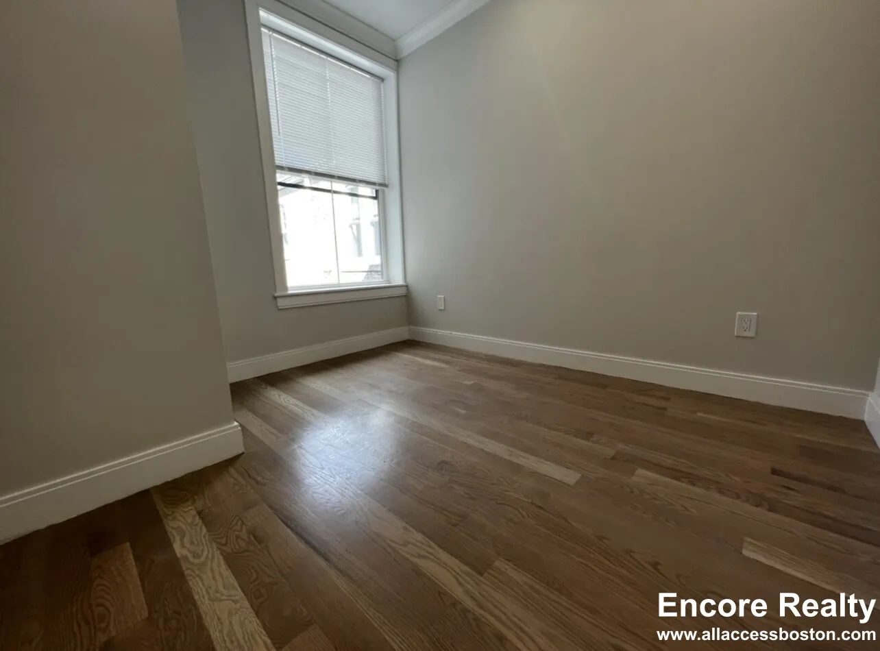 47 Englewood Ave, Brighton