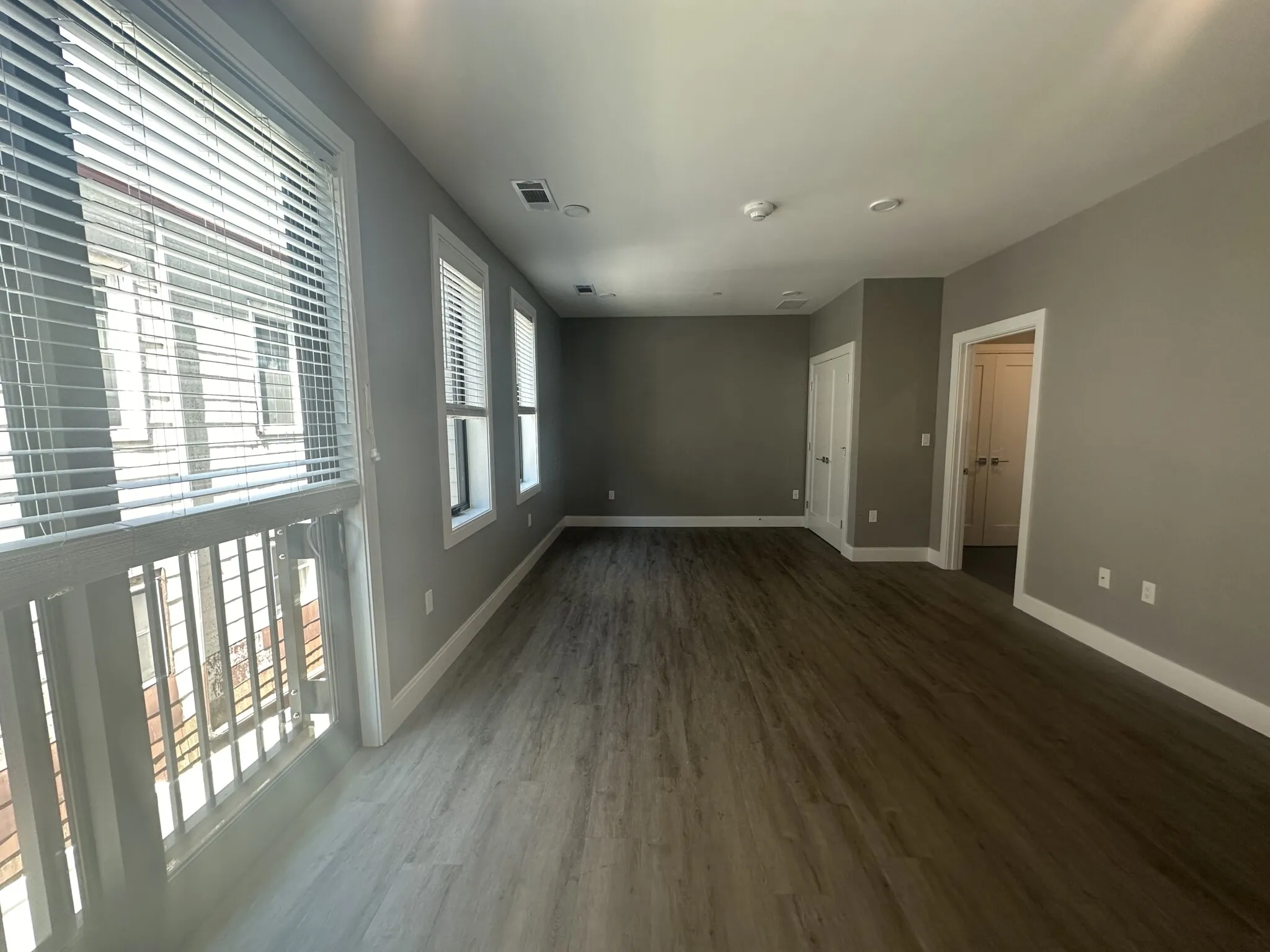 656 Saratoga St, East Boston