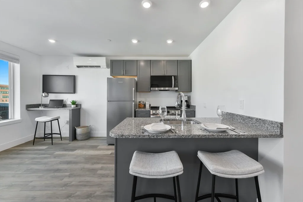 585 Essex St, Lynn
