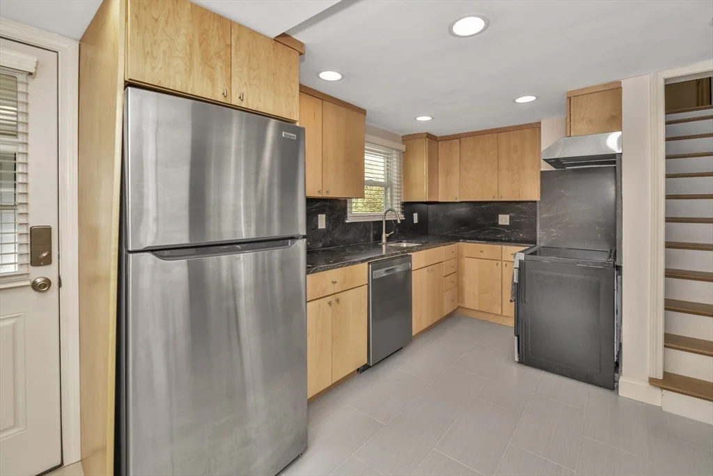 38 Grassmere Rd, Hyde Park