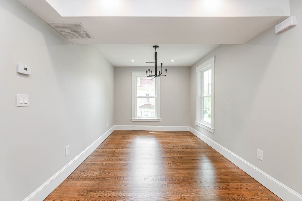 52 Maple St, Hyde Park