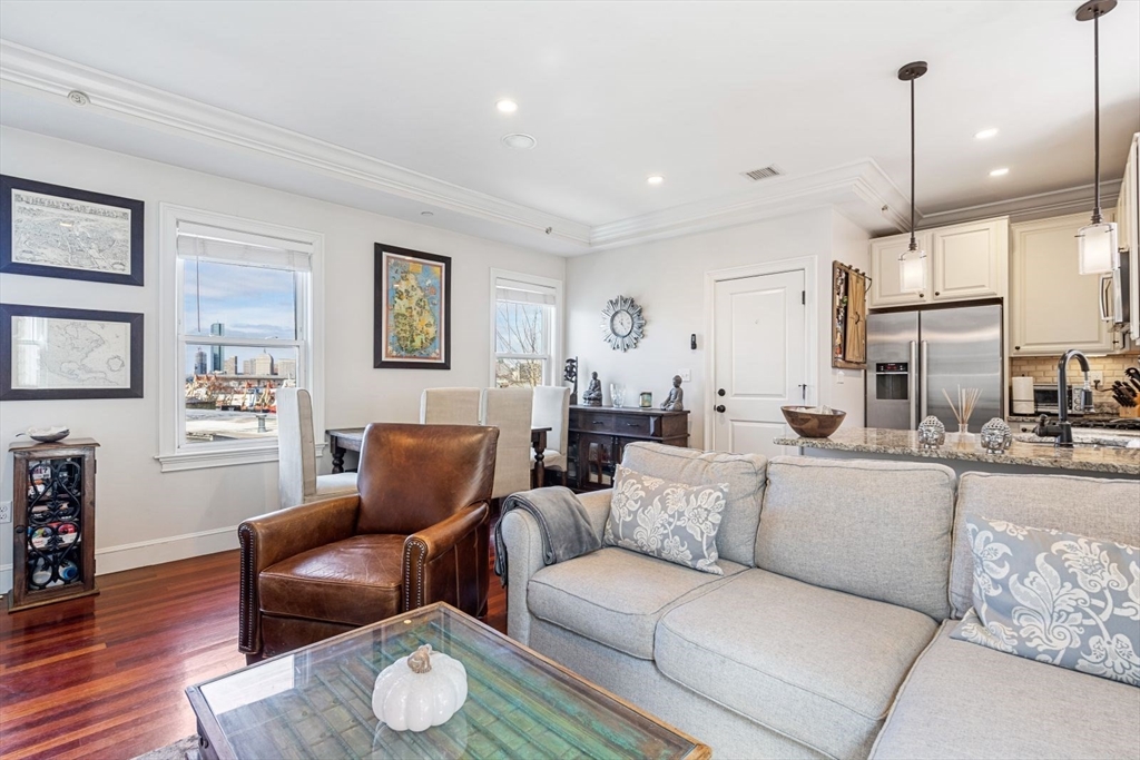 55 Middle St, South Boston