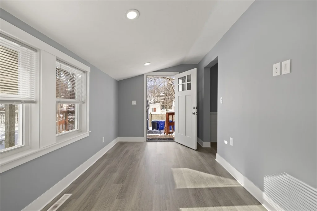 275 Market St, Rockland