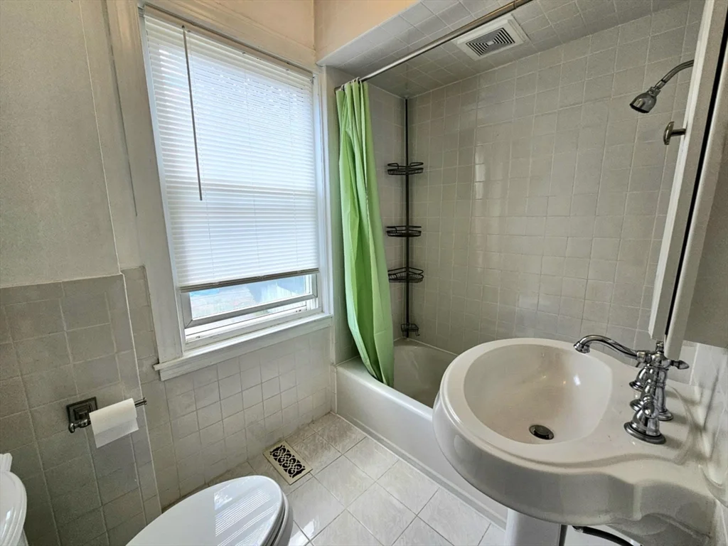 398 Charles St, Malden