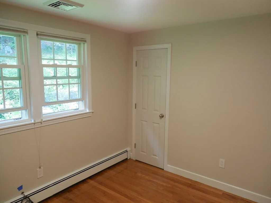 166 Totten Pond Rd, Piety Corner