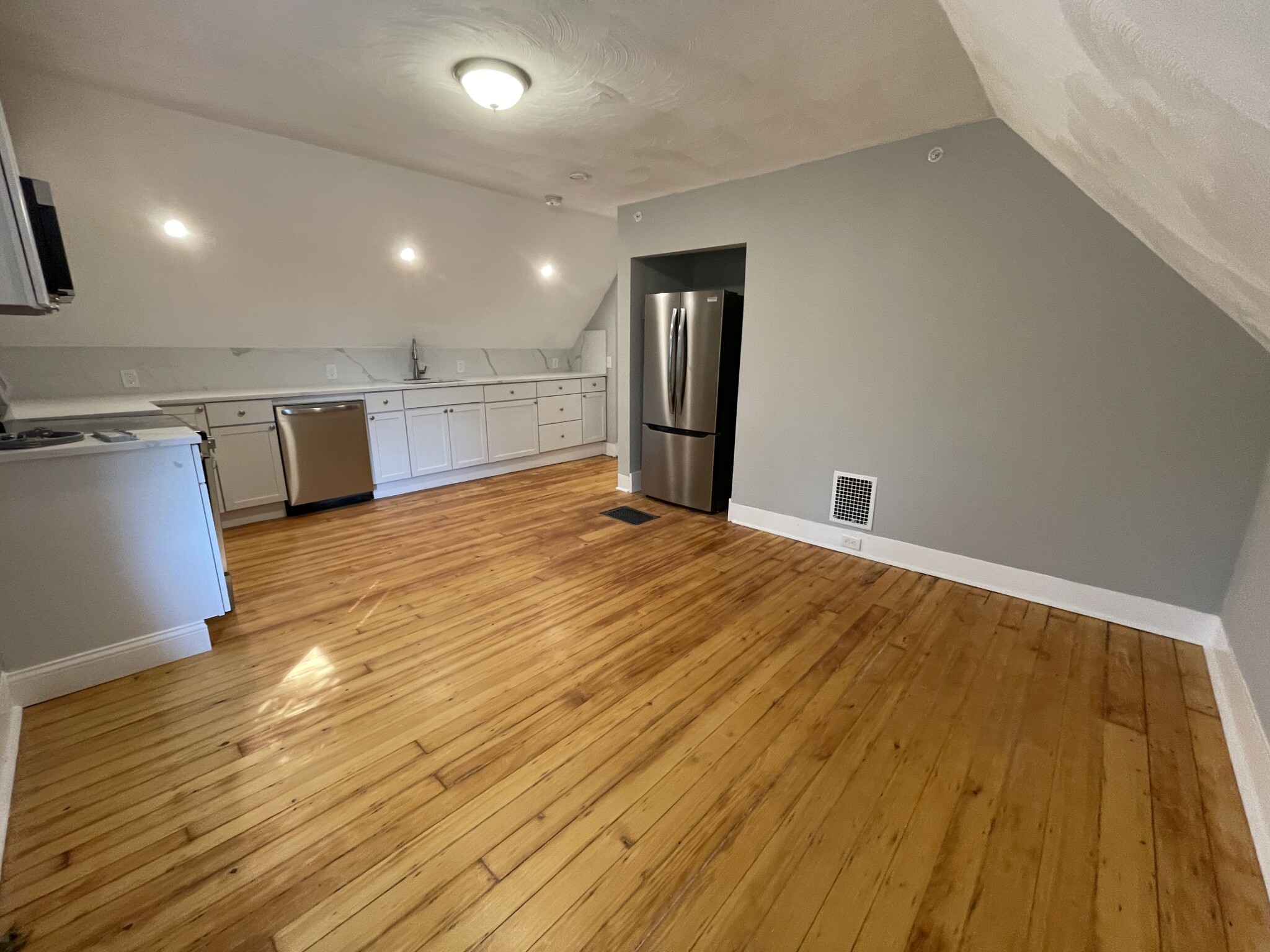 35 Cameron Ave, Teele Square