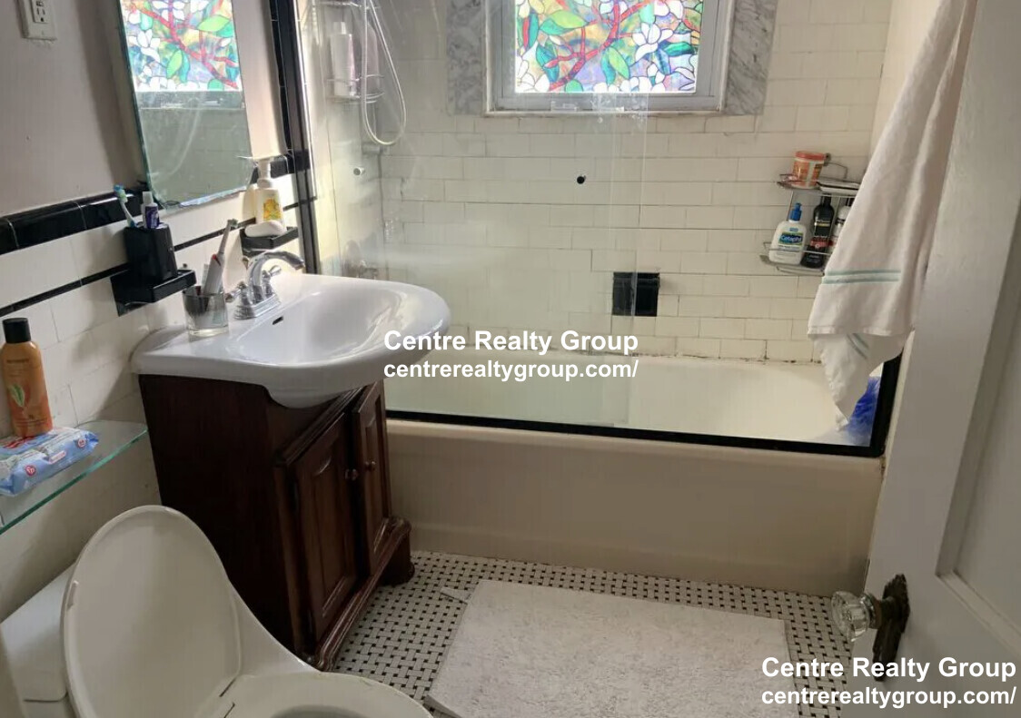 33 Greycliff Rd, Brighton