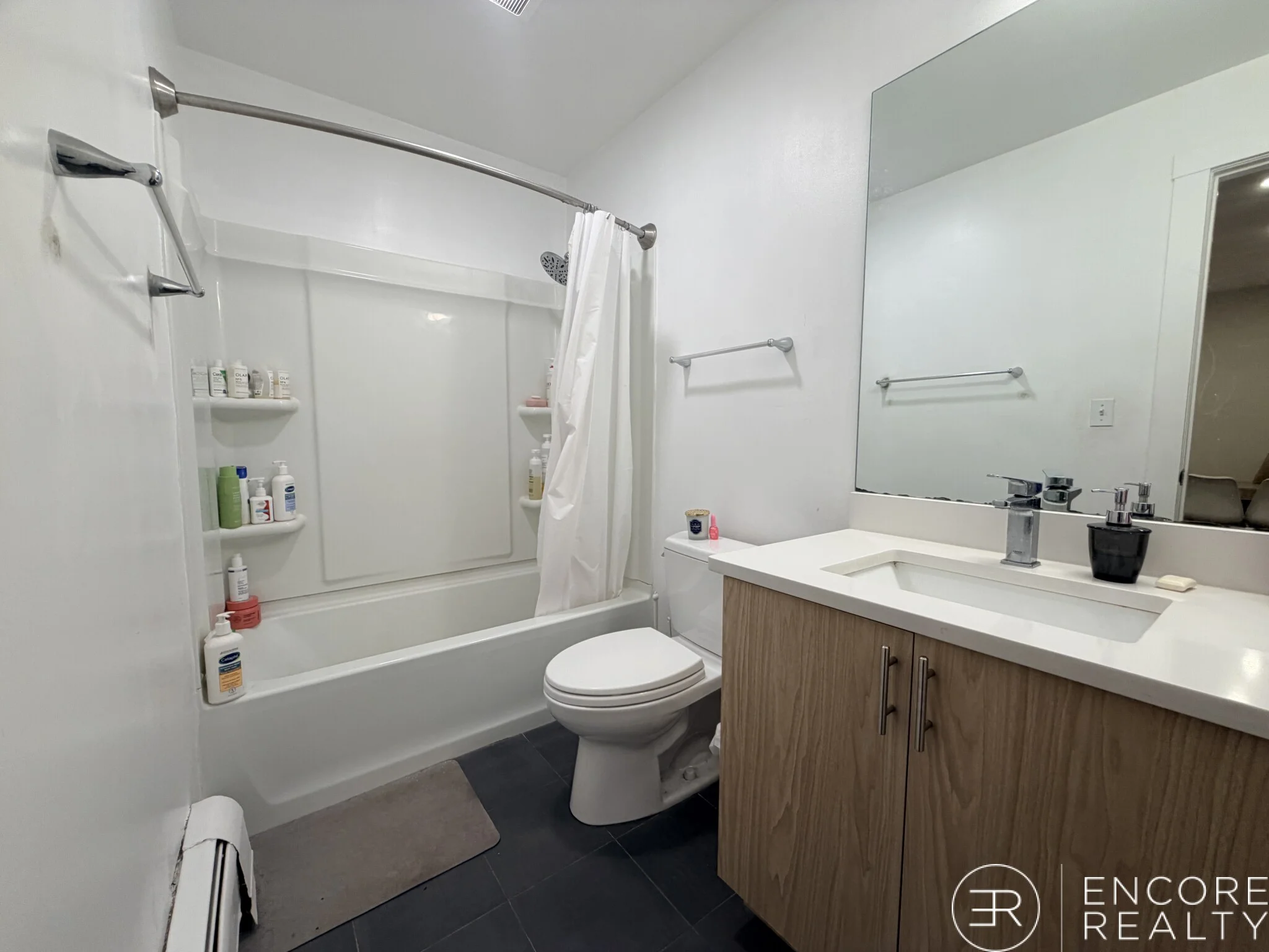 833 Beacon St, Fenway