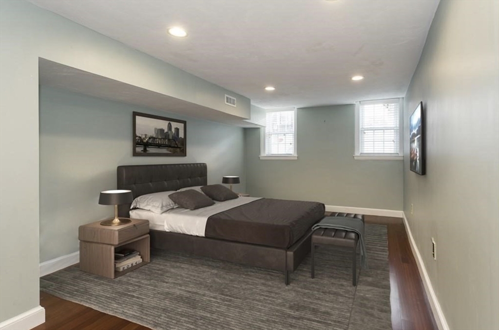 454 W 4th St, South Boston