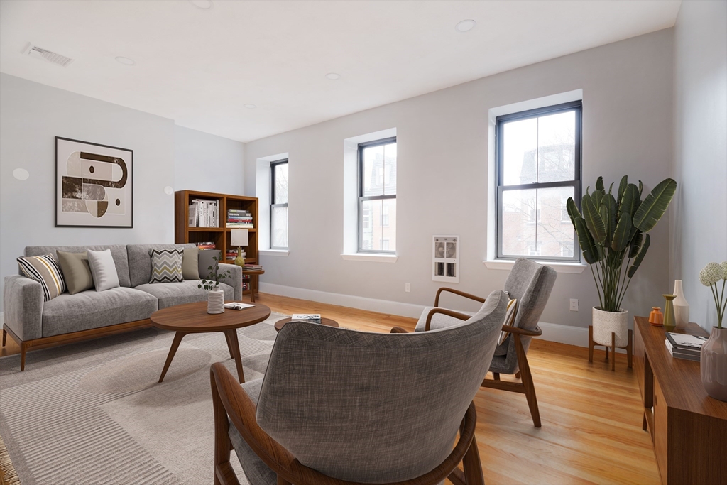 11 East Springfield, South End