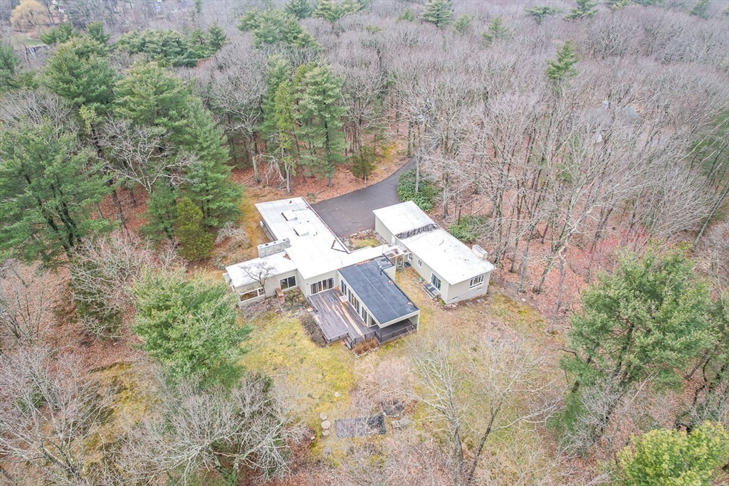 583 Gay St, Westwood